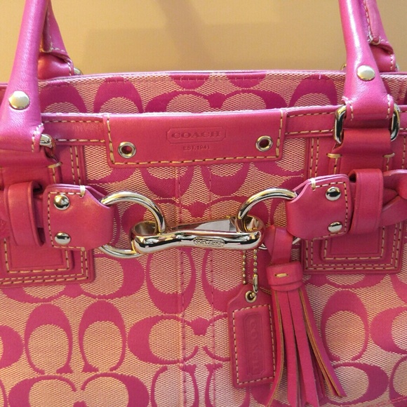 Coach Hampton pink purse. - Picture 3 of 8